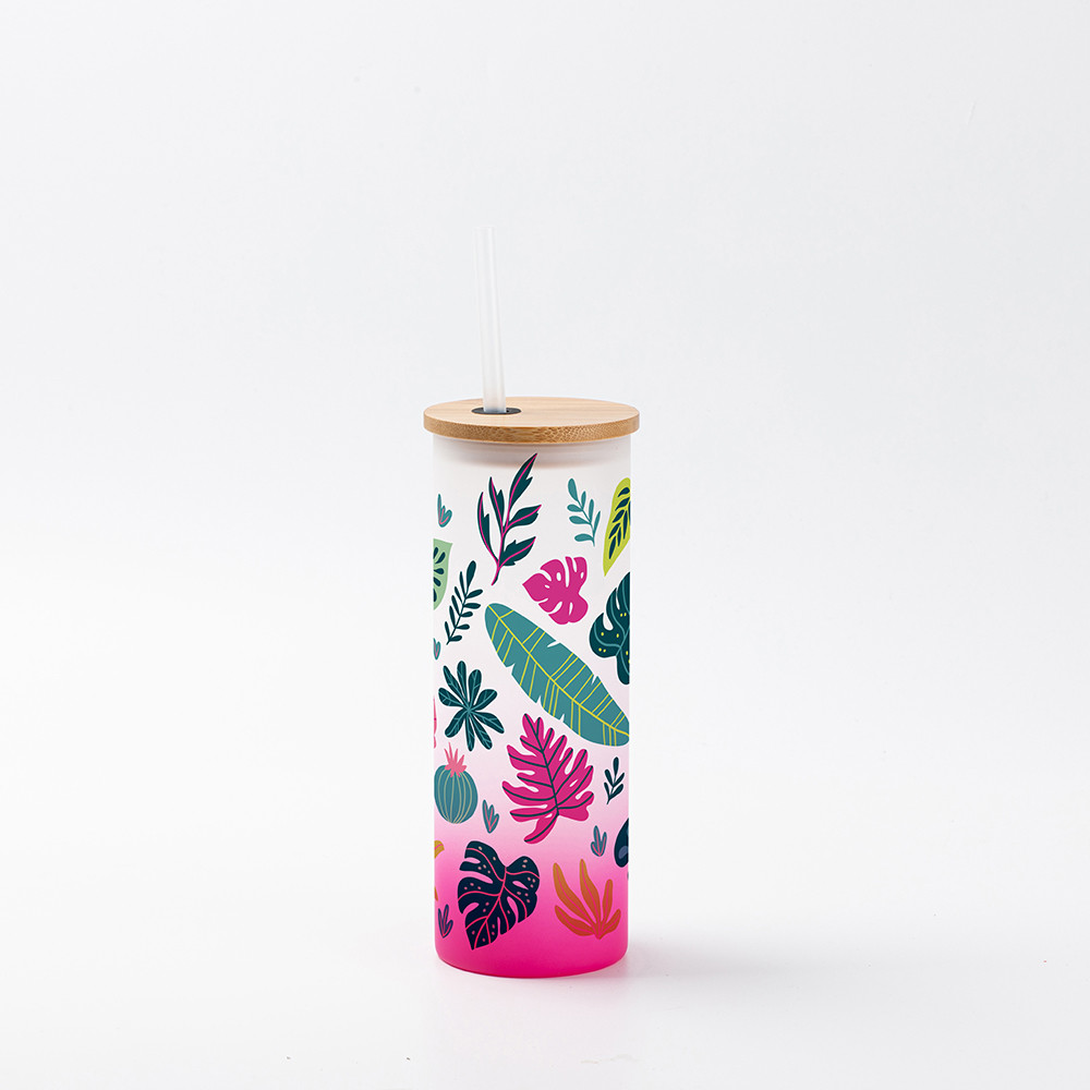 Gobelet fin en verre de 17 oz/500 ml avec couvercle en paille et en bambou (givré, violet dégradé)