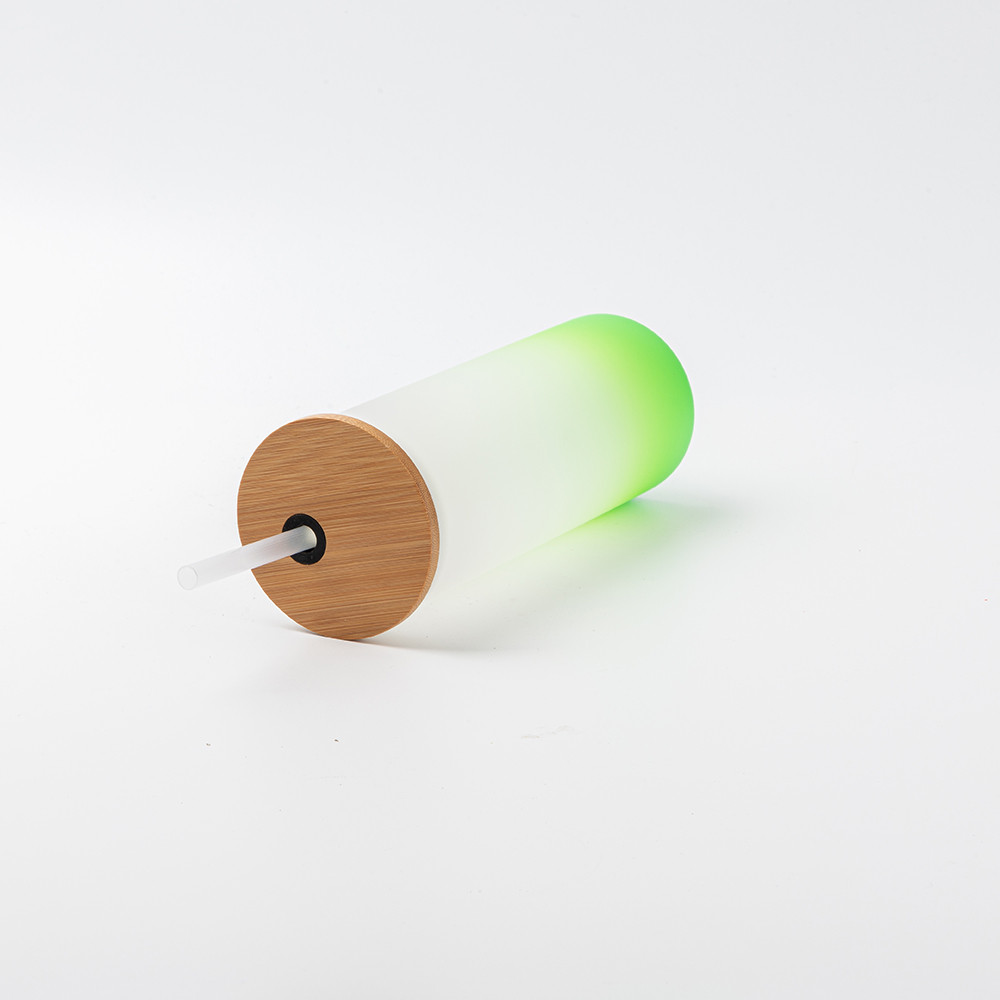 Gobelet fin en verre de 17 oz/500 ml avec couvercle en paille et en bambou (givré, vert dégradé)