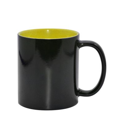Tasse à changement de couleur noire de 11 oz (couleur intérieure) - Jaune